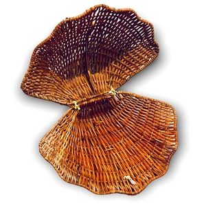Vintage Wicker Clam Shell
